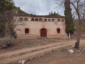 El Mas de Dalt, a la finca del Mas Roger