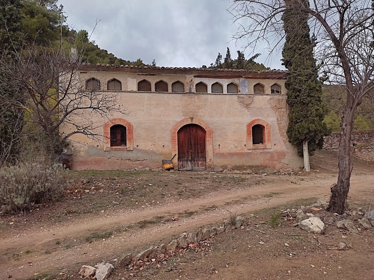 El Mas de Dalt, a la finca del Mas Roger