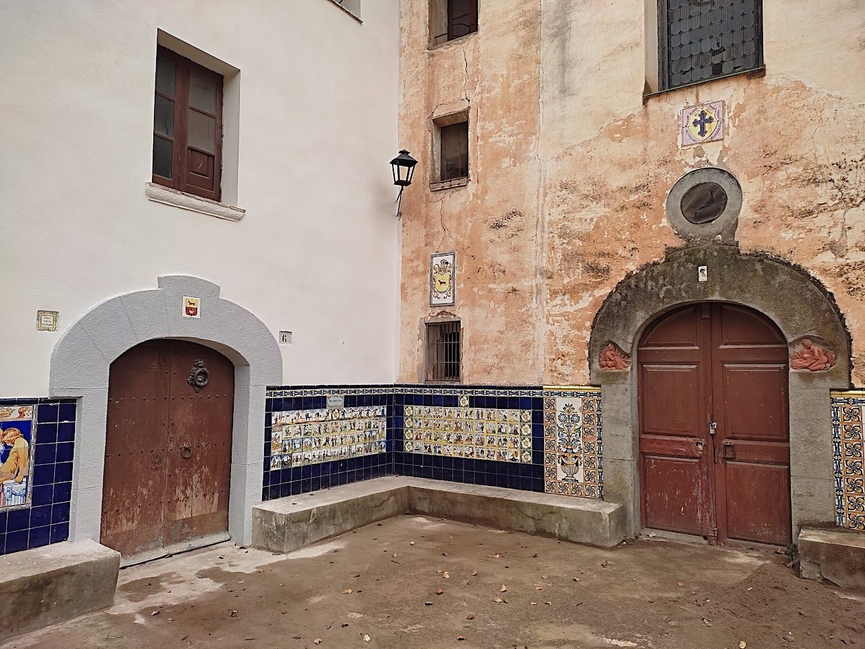 El Mas de Dalt, a la finca del Mas Roger