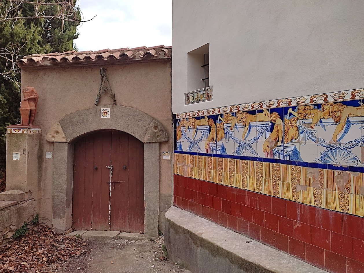 El Mas de Dalt, a la finca del Mas Roger