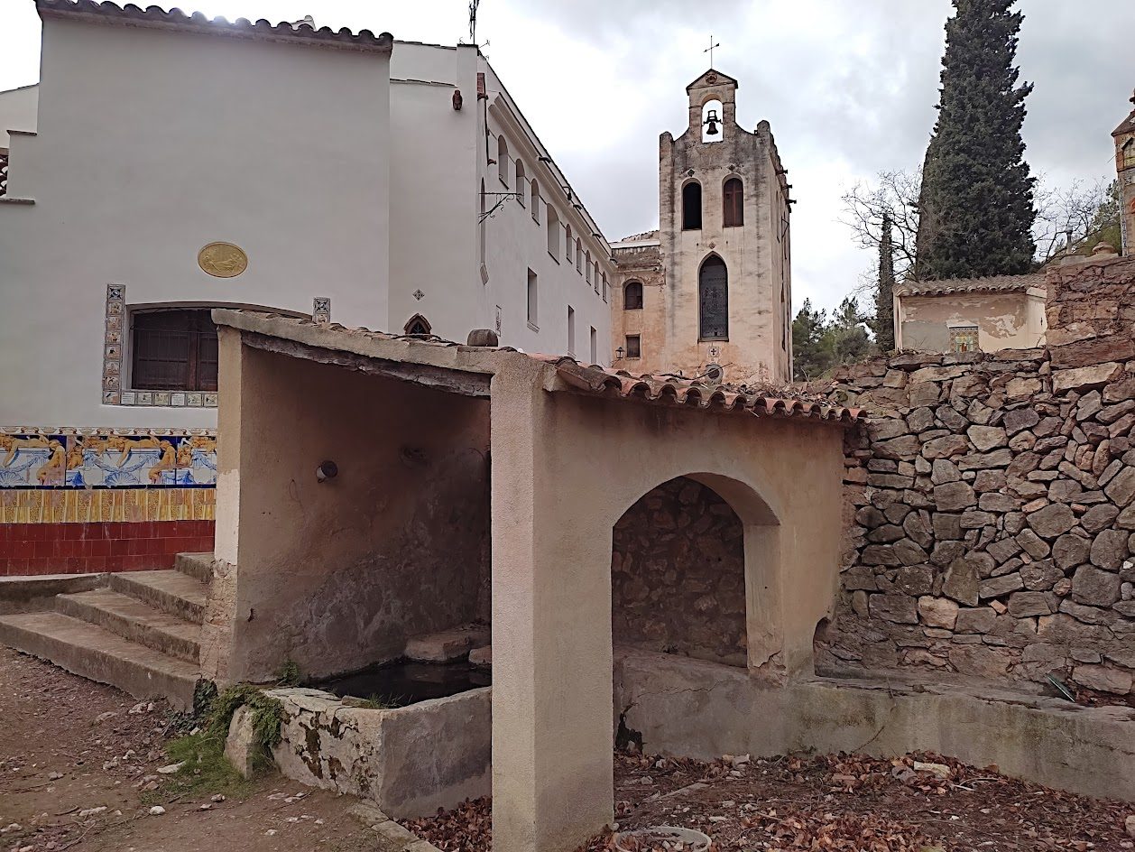 El Mas de Dalt, a la finca del Mas Roger