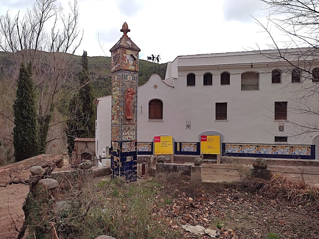 El Mas de Dalt, a la finca del Mas Roger