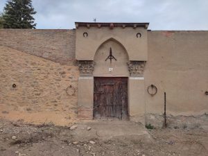 El Mas de Dalt, a la finca del Mas Roger