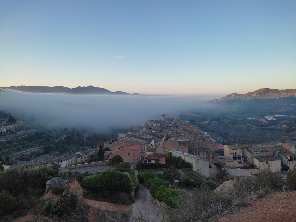Cabassers es converteix en el primer municipi de Catalunya a aprovar la instal·lació d’un «banc Espinàs»
